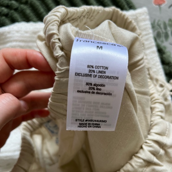 NWT Francesca’s Beige Linen Blend Shorts with Black Trim - Picture 4 of 8